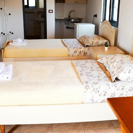 Vila Aliaj Special Rooftop Room For Two Durrës Esterno foto