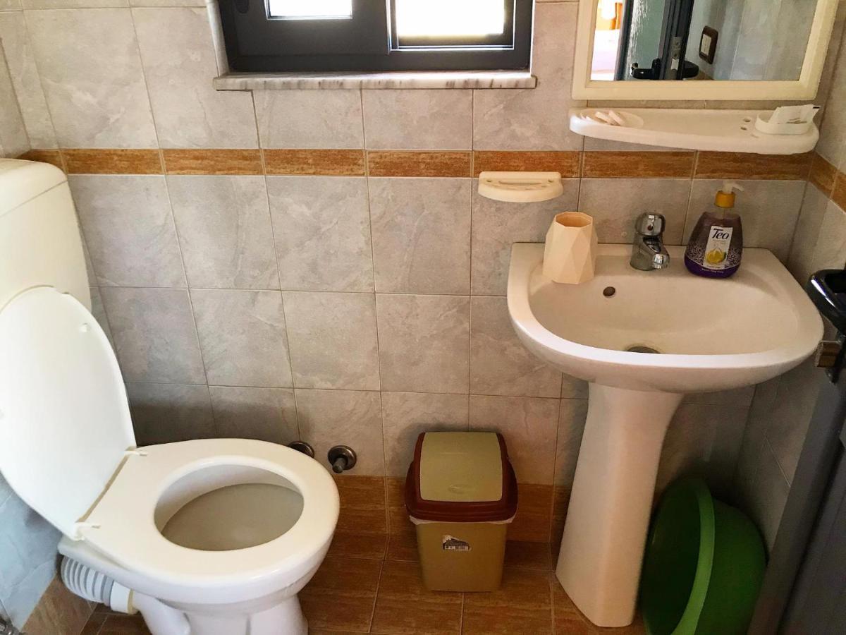 Vila Aliaj Special Rooftop Room For Two Durrës Esterno foto