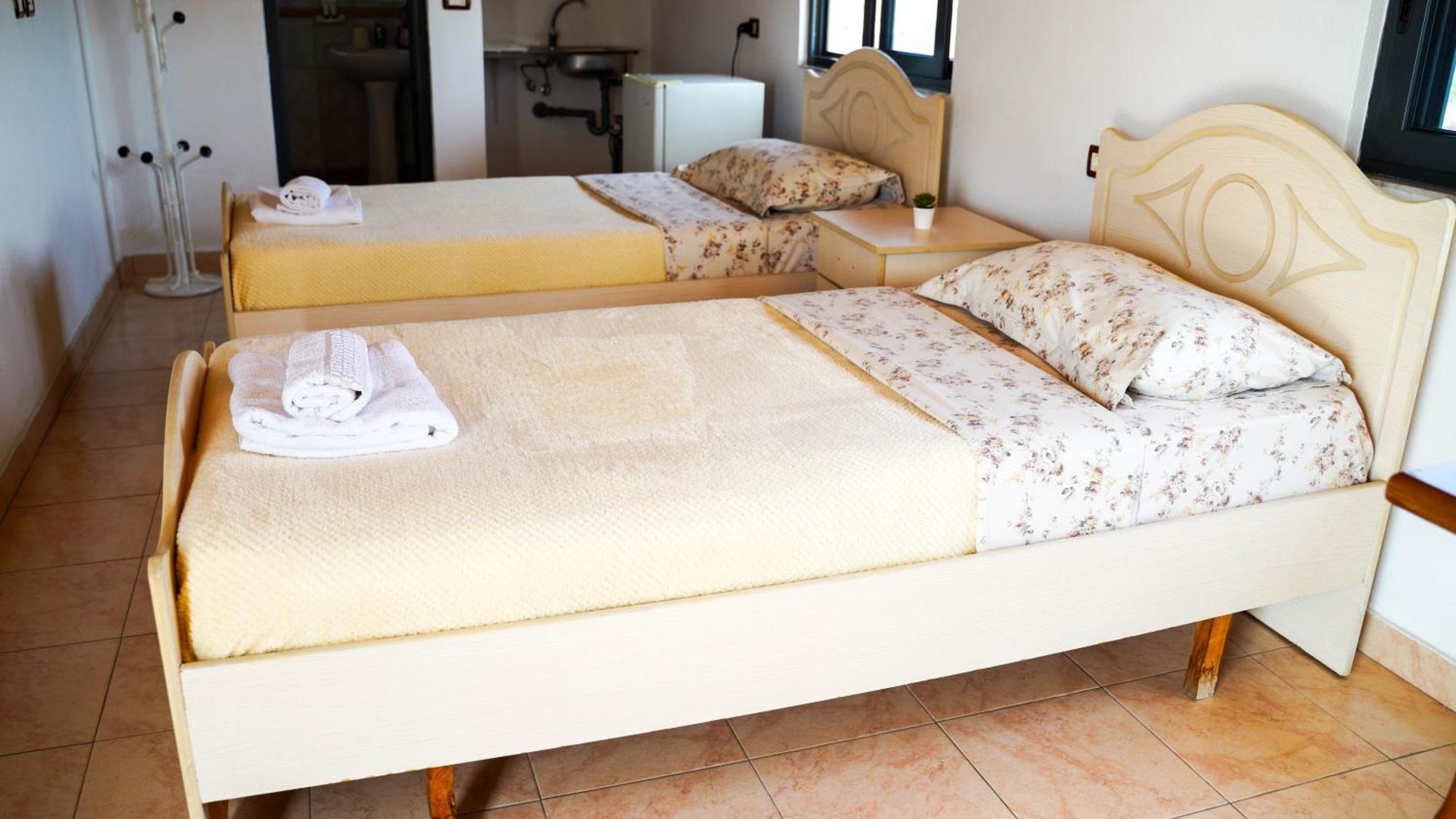 Vila Aliaj Special Rooftop Room For Two Durrës Esterno foto