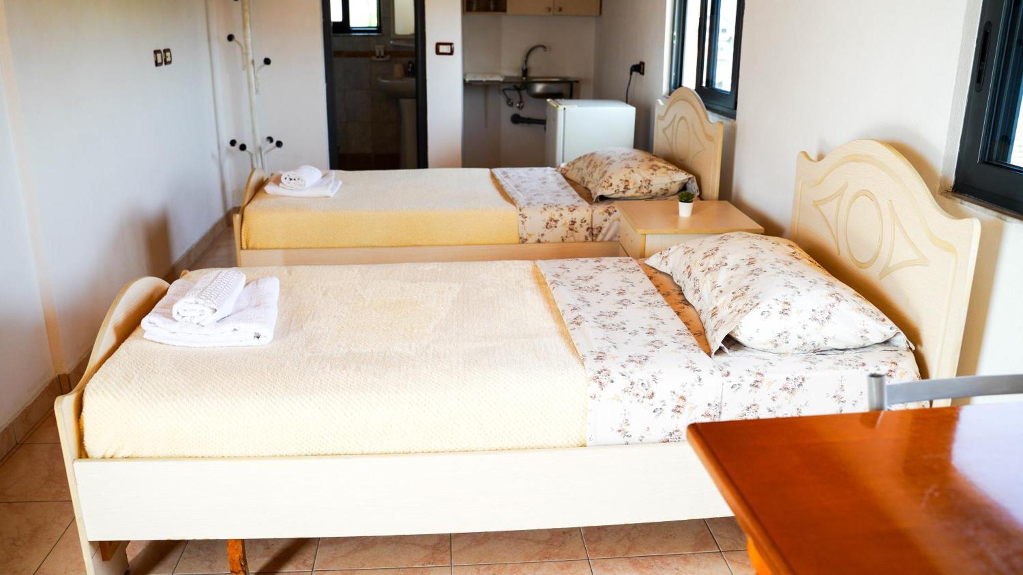 Vila Aliaj Special Rooftop Room For Two Durrës Esterno foto